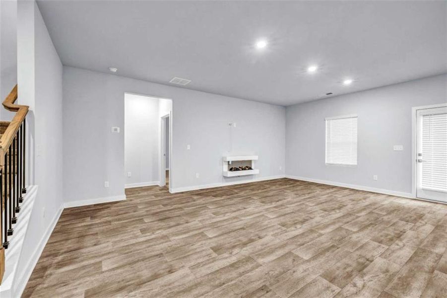 Spacious, unfurnished interior of a new home in Palmetto Oaks Phase III, Palmetto (Image 36). Spacious, unfurnished interior of a new home in Palmetto Oaks Phase III, Palmetto (Image 36).