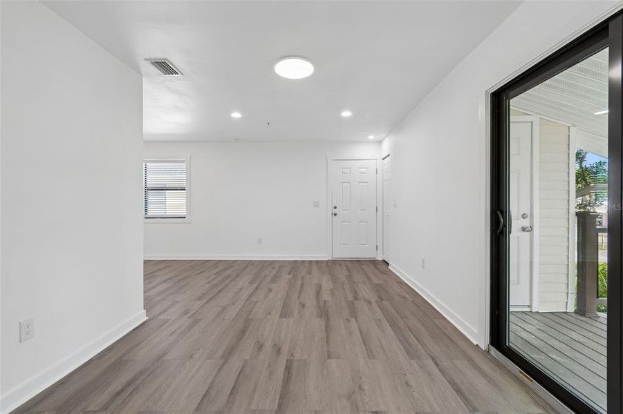 Spacious, unfurnished interior of a new home in , Oldsmar (Image 19). Spacious, unfurnished interior of a new home in , Oldsmar (Image 19).