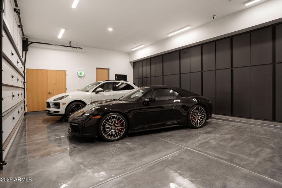 7034 E Paradise Dr 7034 E Paradise Dr