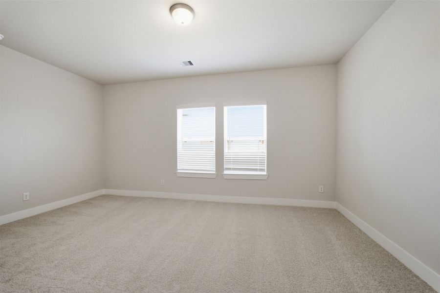 Spacious, unfurnished interior of a new home in Bay Creek, Baytown (Image 23).