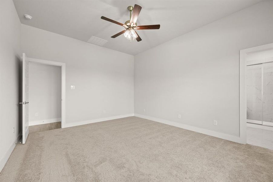 Spacious, unfurnished interior of a new home in Saddleback Estates, Boyd (Image 19).