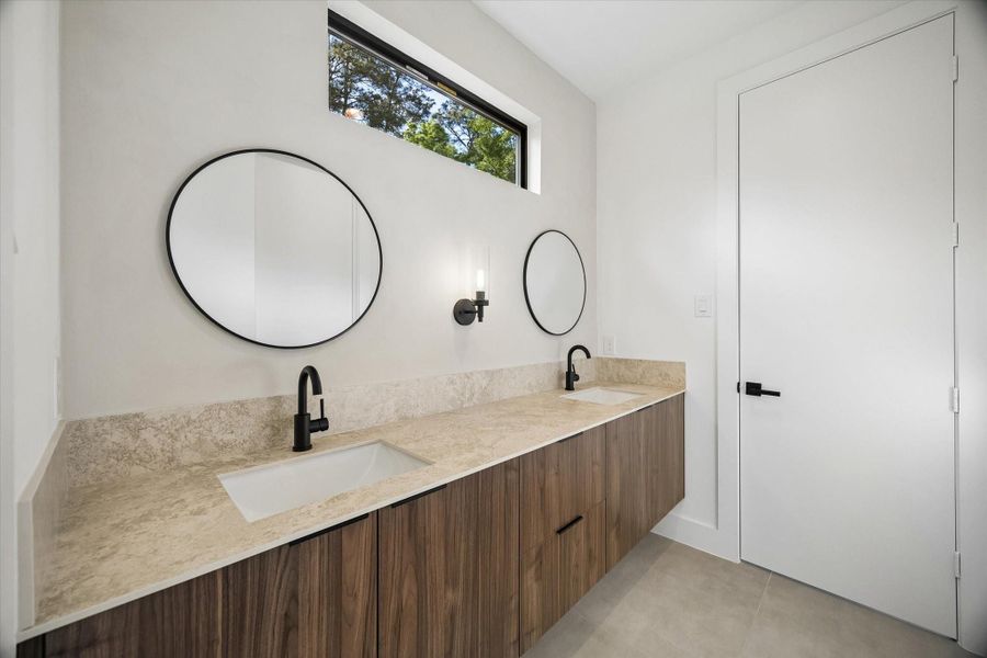 Furnished interior view inside a new home in , Conroe (Image 12).