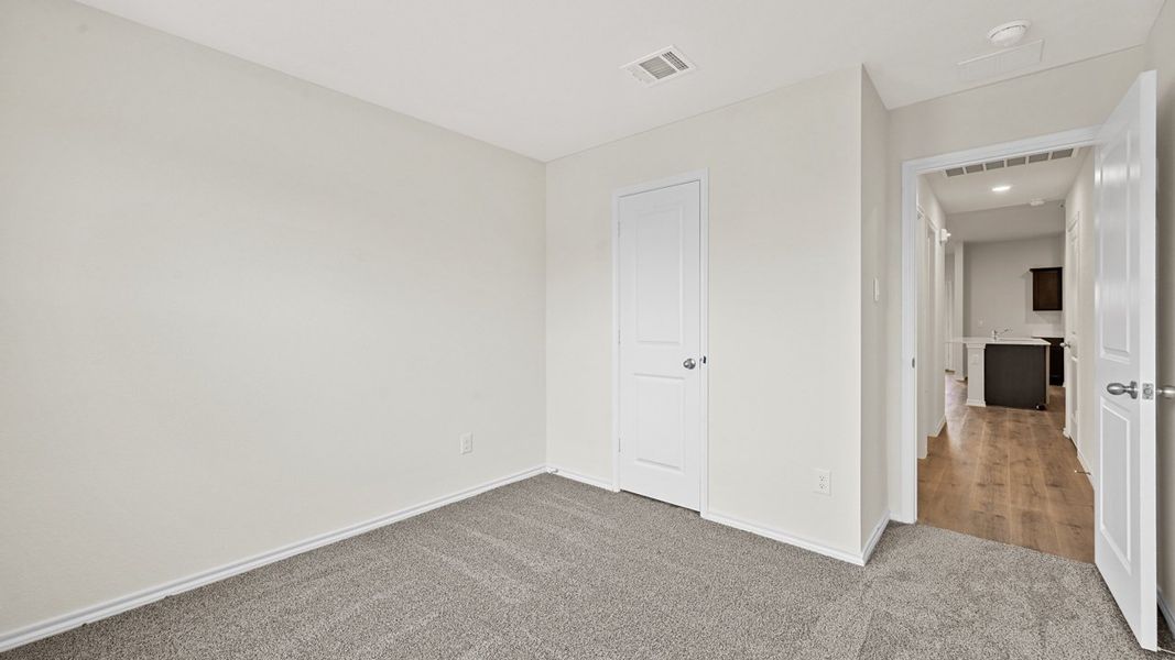 Spacious, unfurnished interior of a new home in Stonewyck Farms, Ennis (Image 33).