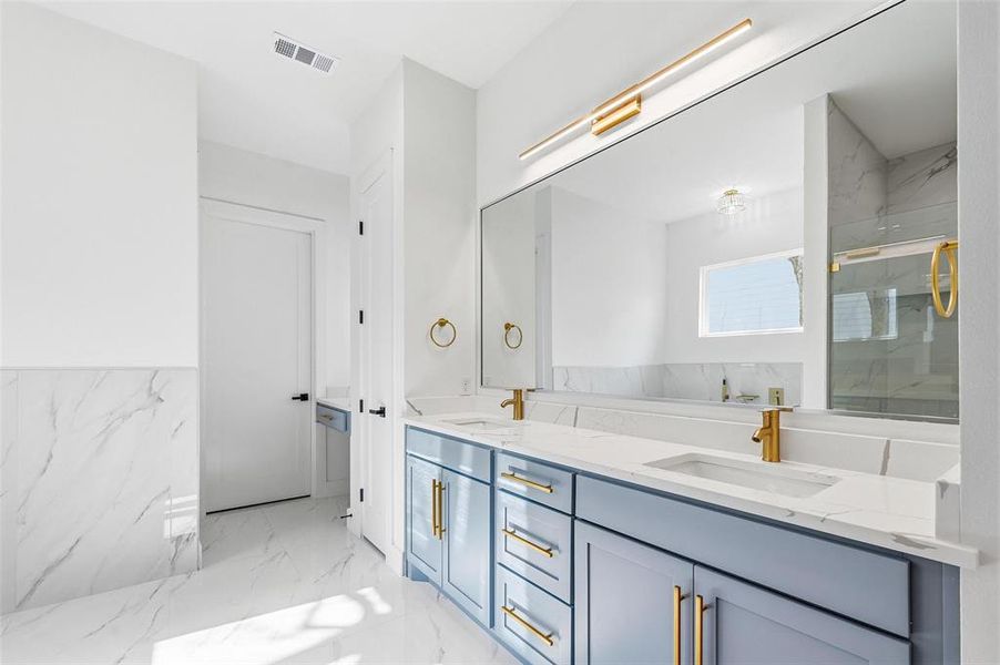 Furnished interior view inside a new home in , Dallas (Image 9).