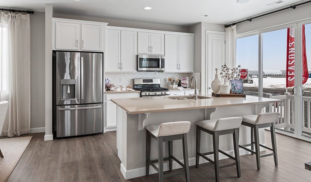 Pearl-U913-SeasonsAtSalemPark Kitchen