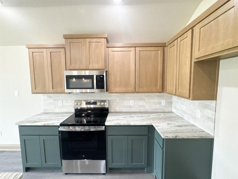Furnished interior view inside a new home in , Tolar (Image 17).