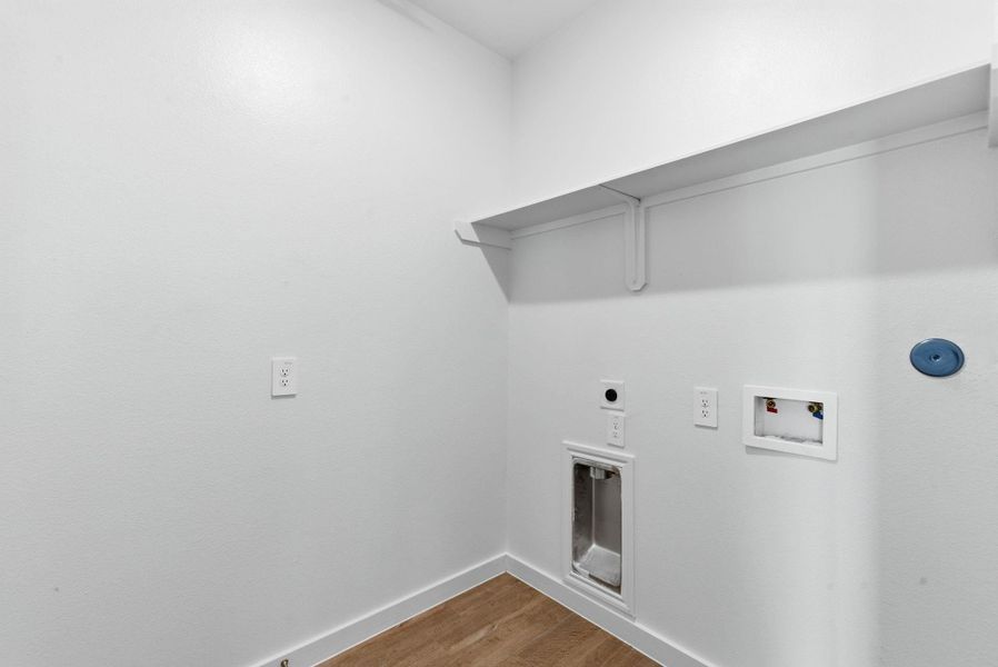 Spacious, unfurnished interior of a new home in , Fresno (Image 23).