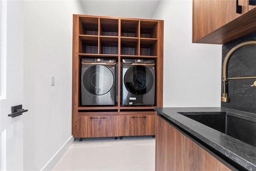 Furnished interior view inside a new home in , Cape Coral (Image 16).