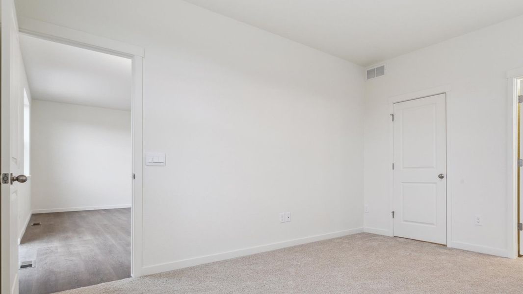 Spacious, unfurnished interior of a new home in Silver Peaks, Lochbuie (Image 17). Spacious, unfurnished interior of a new home in Silver Peaks, Lochbuie (Image 17).