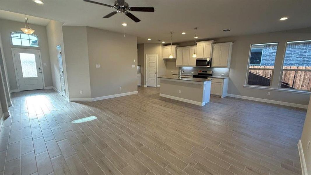 Spacious, unfurnished interior of a new home in Legado, Cleburne (Image 16). Spacious, unfurnished interior of a new home in Legado, Cleburne (Image 16).