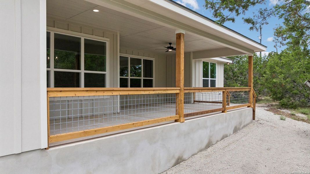 Exterior details and patio area of a home in , Canyon Lake (Image 23).