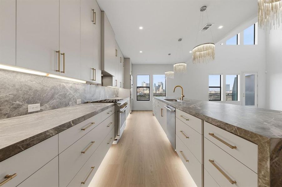 Furnished interior view inside a new home in , Dallas (Image 13).