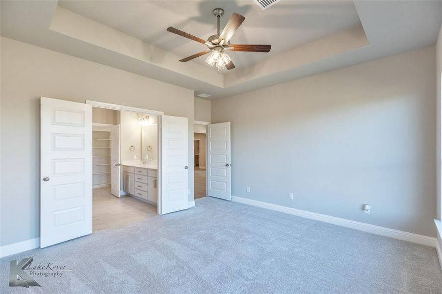 Spacious, unfurnished interior of a new home in , Abilene (Image 14).