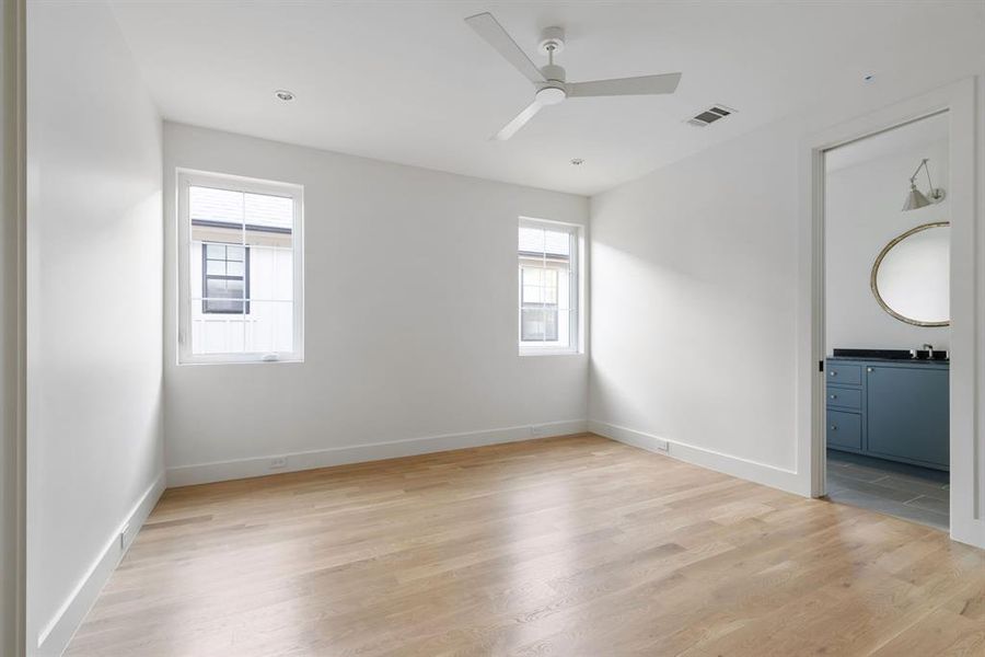 Spacious, unfurnished interior of a new home in , Dallas (Image 26).