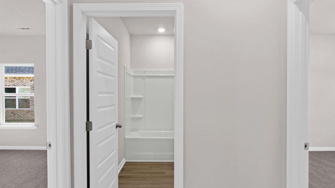 Representative unfurnished interior of a home built from the Plan by D.R. Horton in Hedge Rose, Somerville (Image 20).