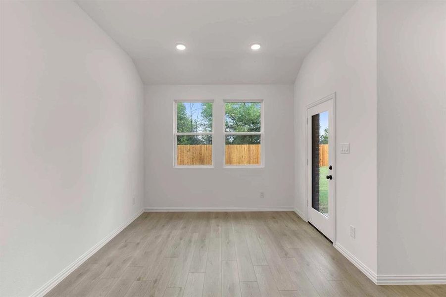 Spacious, unfurnished interior of a new home in Monticello Park, Princeton (Image 17).