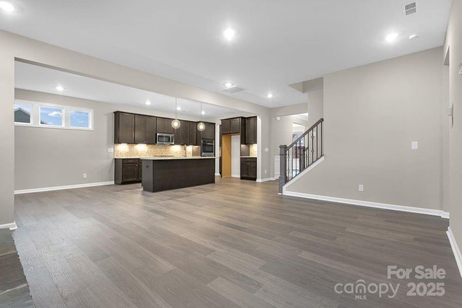 179 Holsworthy Drive ~ Ready Now! 179 Holsworthy Drive ~ Ready Now!