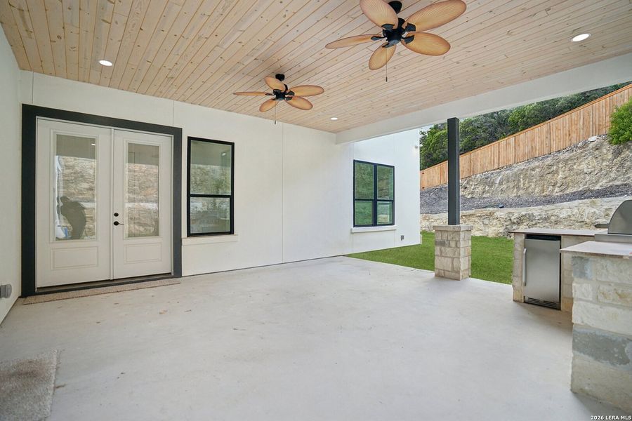 Exterior details and patio area of a home in , San Antonio (Image 31).