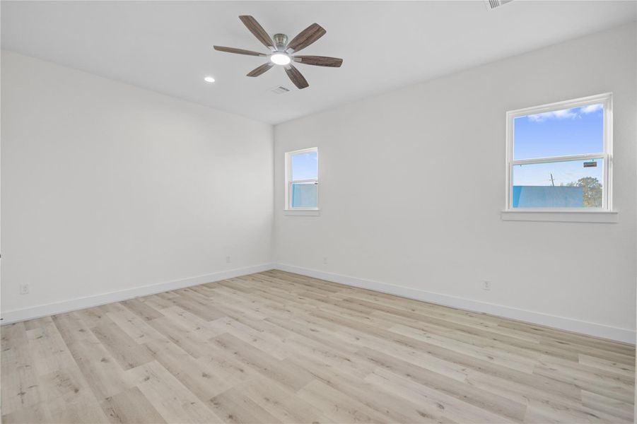 Spacious, unfurnished interior of a new home in , Houston (Image 22).