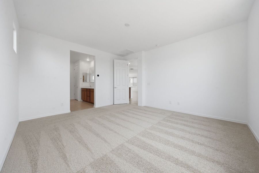 Spacious, unfurnished interior of a new home in Tierra Vistoso, Surprise (Image 13).