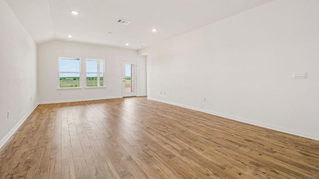 Spacious, unfurnished interior of a new home in Prairie Lakes, Buda (Image 11). Spacious, unfurnished interior of a new home in Prairie Lakes, Buda (Image 11).