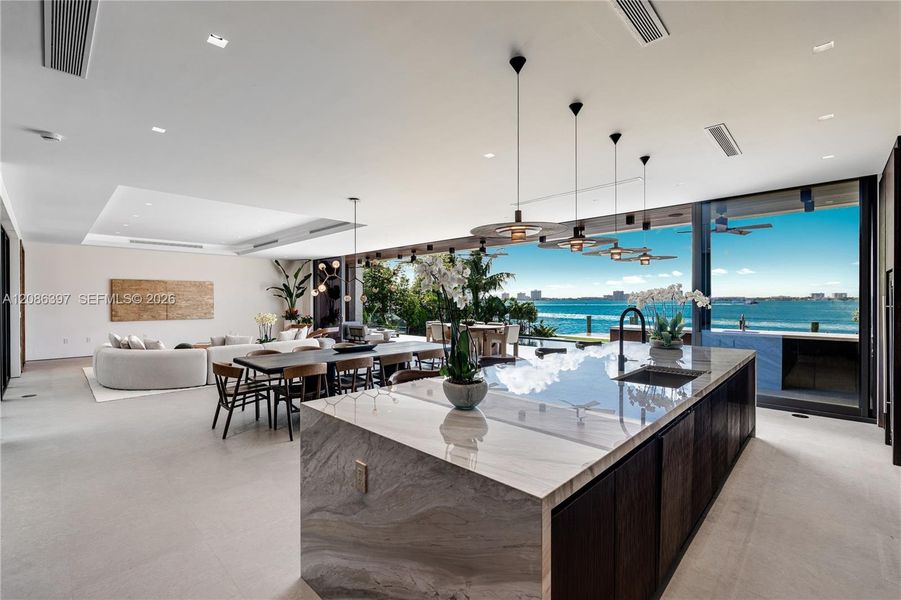 Community amenities in , Miami Beach (Image 30).