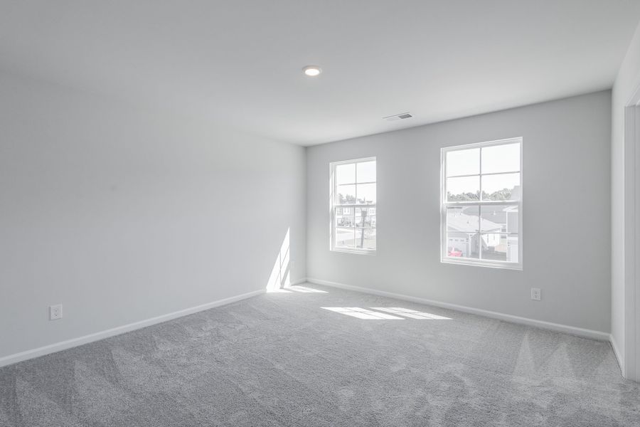 Spacious, unfurnished interior of a new home in Bluefield, Lexington (Image 32).