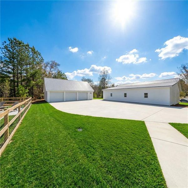 Exterior details and patio area of a home in , Resaca (Image 27).
