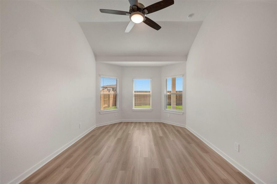 Spacious, unfurnished interior of a new home in Wildrye, Waller (Image 27).