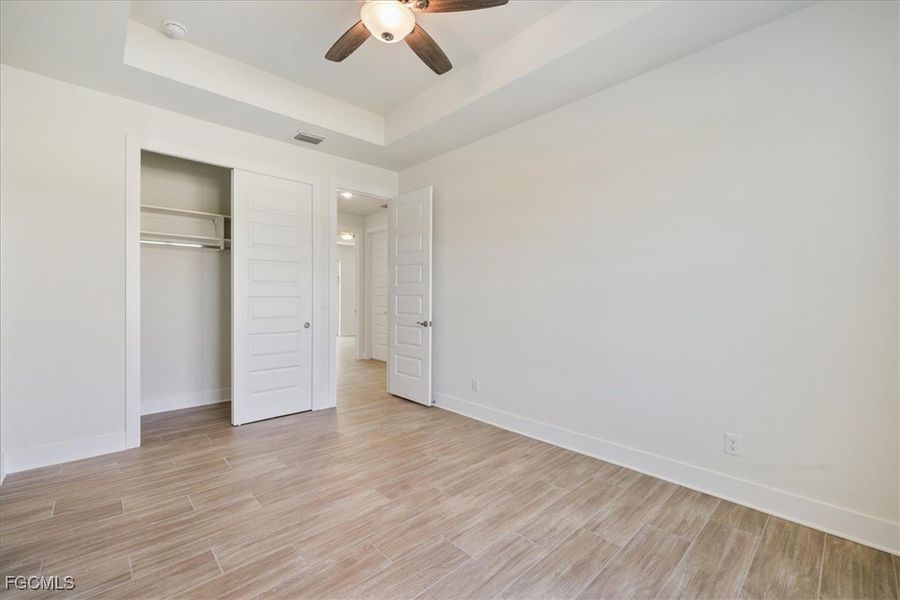 Spacious, unfurnished interior of a new home in Cape Coral, Cape Coral (Image 35).