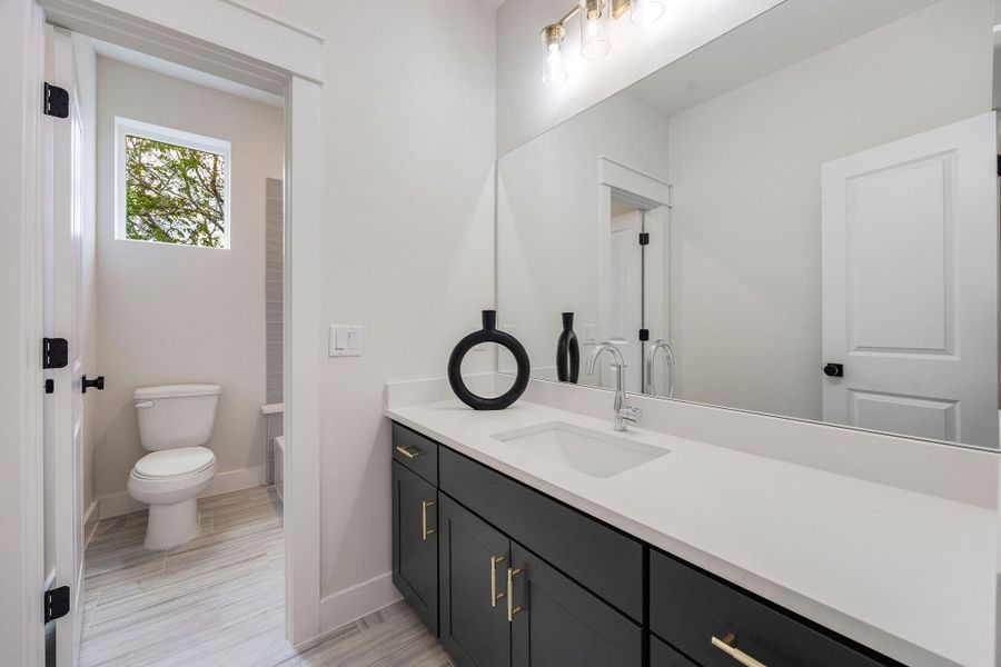 Furnished interior view inside a new home in Montridge, Houston (Image 5).