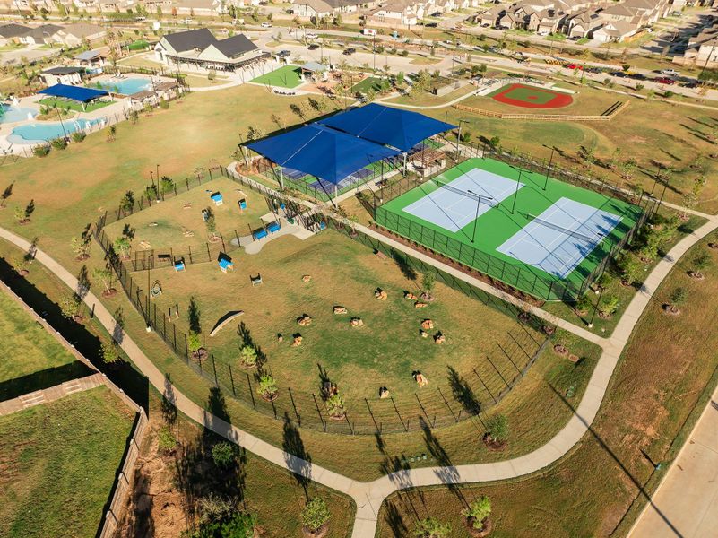 Community amenities in Cypress Green, Hockley (Image 43).