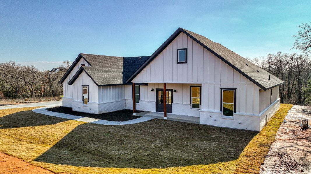 Representative exterior photo of a completed home built from the Loretta by Zeal Home Builders in Horizon Meadow Estates, Paradise, TX (Image 33). Representative exterior photo of a completed home built from the Loretta by Zeal Home Builders in Horizon Meadow Estates, Paradise, TX (Image 33).