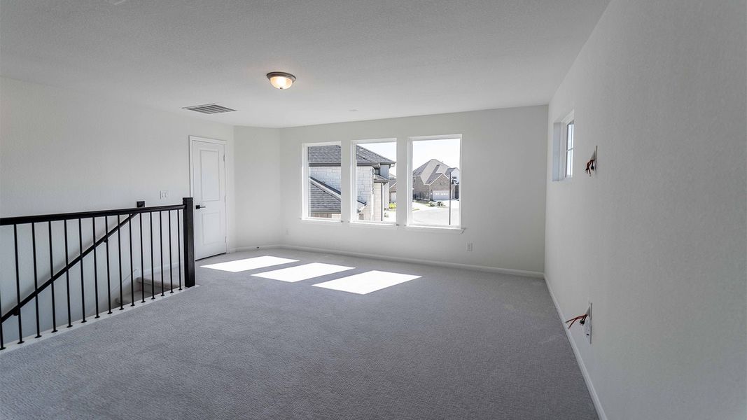 Spacious, unfurnished interior of a new home in Santa Rita Ranch, Liberty Hill (Image 23).