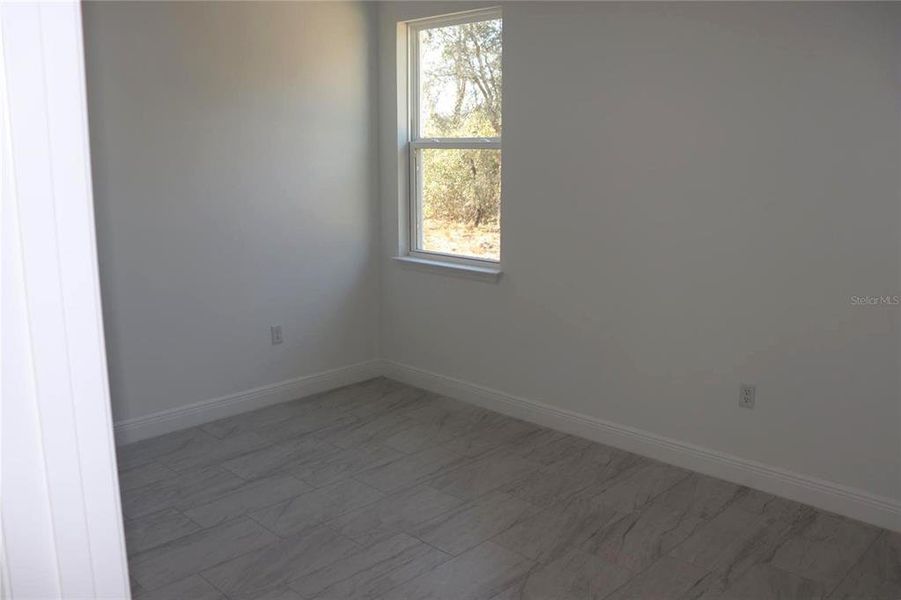 Spacious, unfurnished interior of a new home in , Citrus Springs (Image 39).