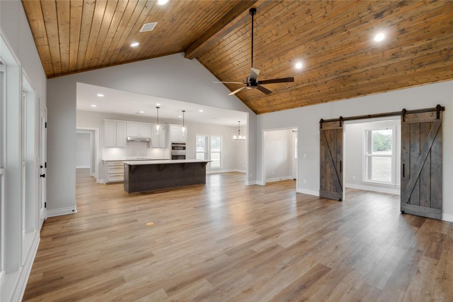 Spacious, unfurnished interior of a new home in , Grapeland (Image 20).