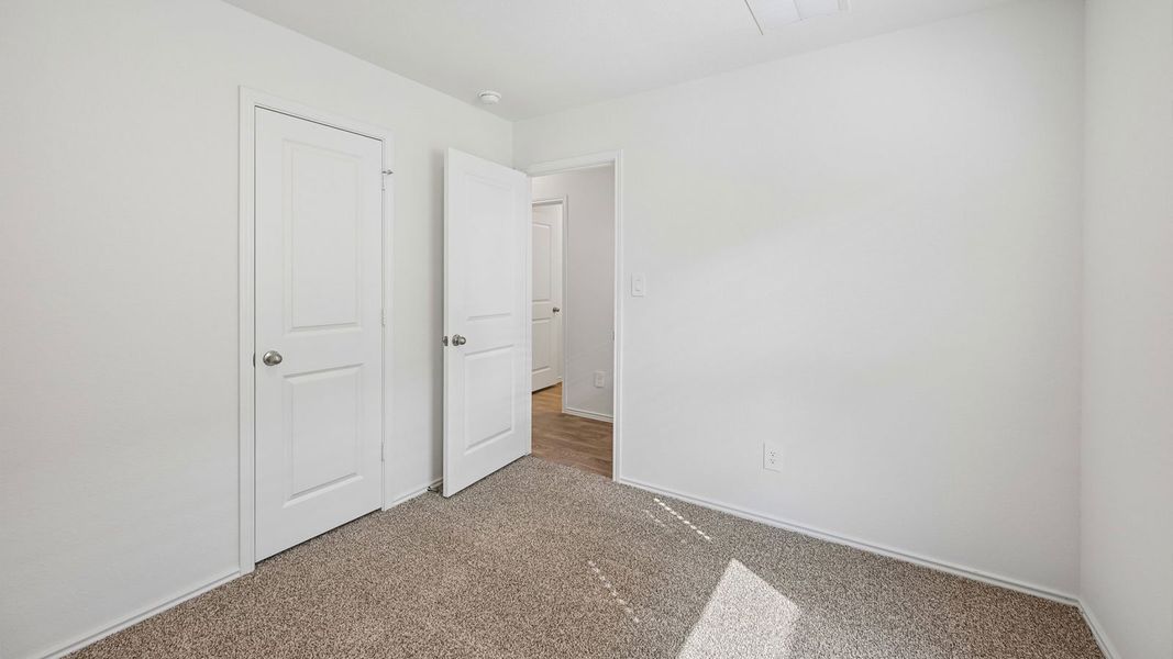 Spacious, unfurnished interior of a new home in Valverde, Bastrop (Image 33).
