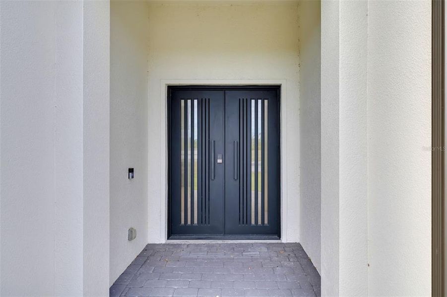 Exterior details and patio area of a home in , Placida (Image 4).
