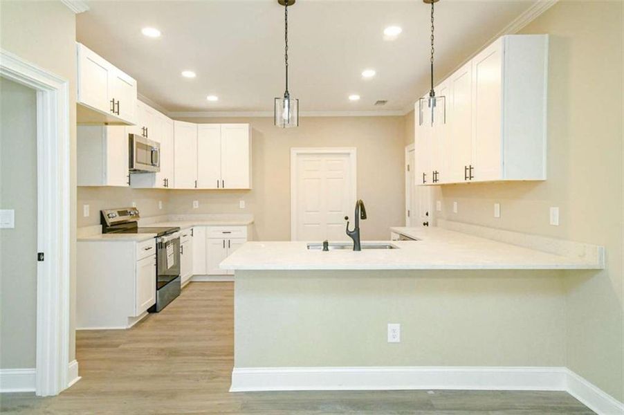 Furnished interior view inside a new home in , Gainesville (Image 8).