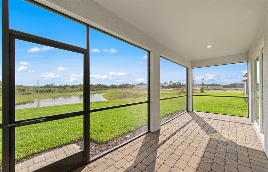Exterior details and patio area of a home in Reagan Landing, Bradenton (Image 18).