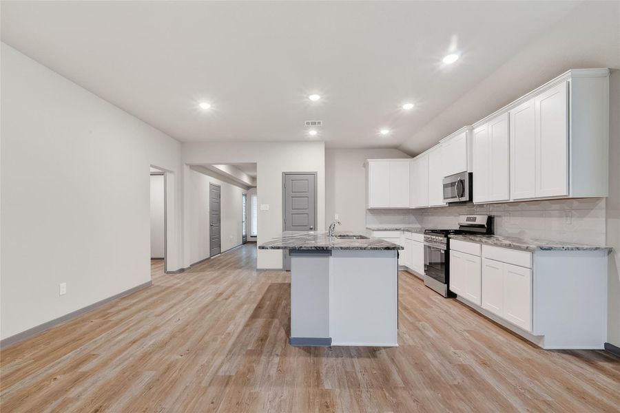 Furnished interior view inside a new home in Rollingbrook Estates, Baytown (Image 11).