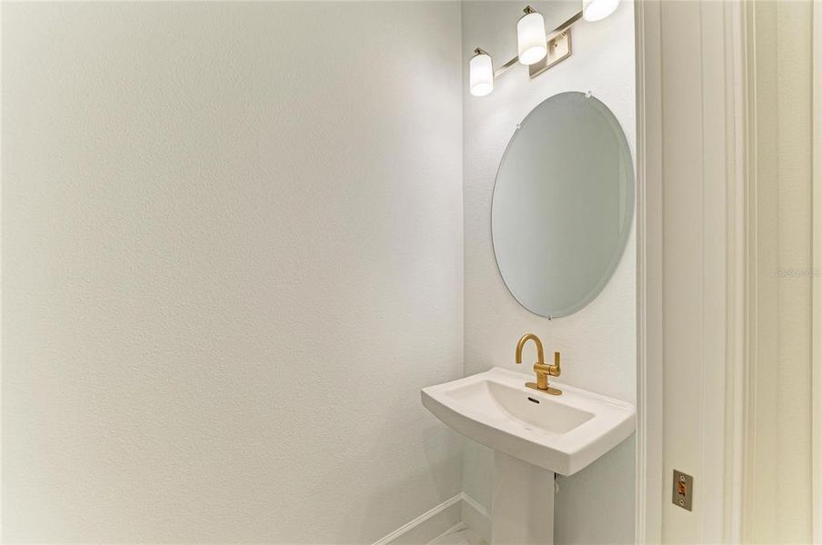 Furnished interior view inside a new home in Esplanade at Azario Lakewood Ranch, Lakewood Ranch (Image 6). Furnished interior view inside a new home in Esplanade at Azario Lakewood Ranch, Lakewood Ranch (Image 6).