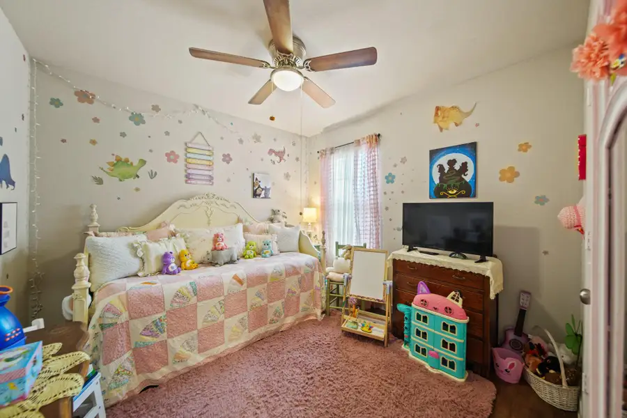 Image 5 of a home in Mustang Crossing.