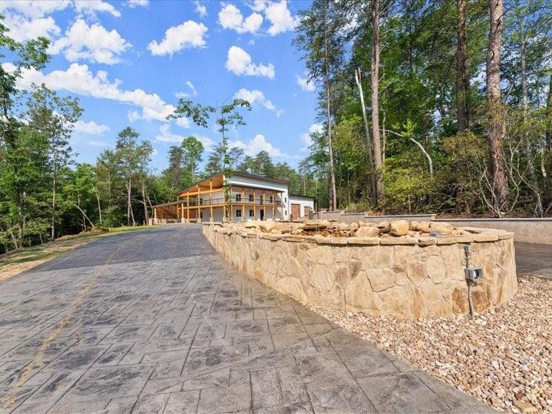 Exterior details and patio area of a home in , Dahlonega (Image 39).