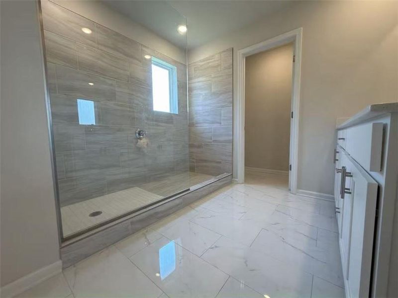 Spacious, unfurnished interior of a new home in Martin Springs - Estate Series, Lawrenceville (Image 26).