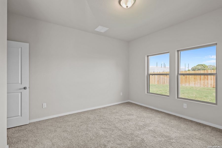 Spacious, unfurnished interior of a new home in Summerlin, San Antonio (Image 39).