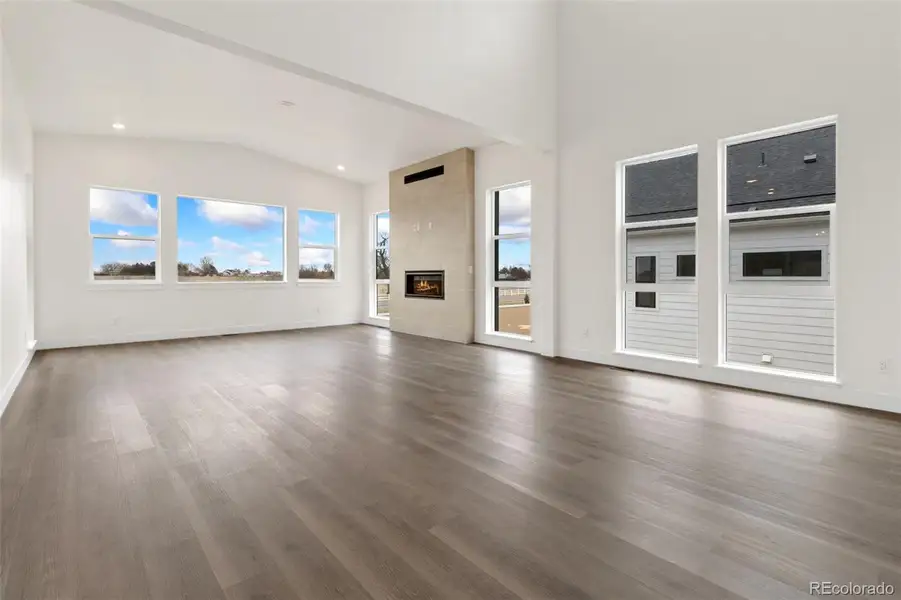 Spacious, unfurnished interior of a new home in Kitchel Lake at Serratoga Falls, Timnath (Image 7).