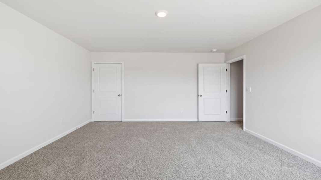 Spacious, unfurnished interior of a new home in Hunters Ridge, Woodruff (Image 24).