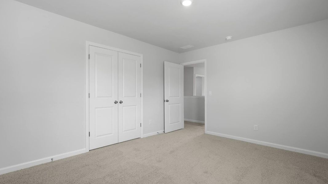Spacious, unfurnished interior of a new home in Pineview North, Summerville (Image 12).