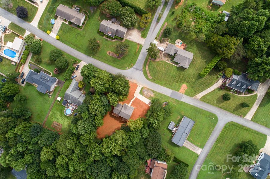 Image 33 of a home in .